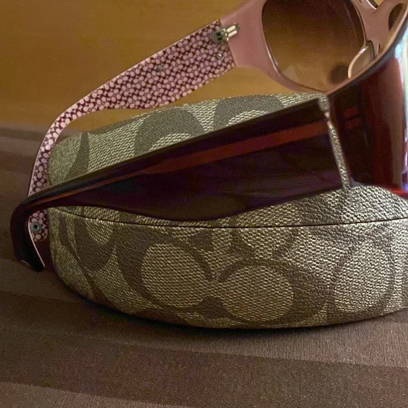 Coach Sunglasses - Picture 3 of 6